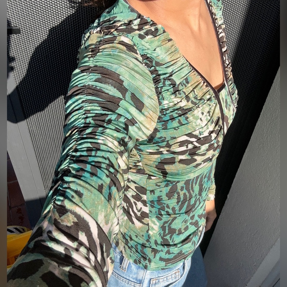 HarryWHO Green Leopard Jersey Top with Velvet Finish Size 14 - Picture 9 of 11